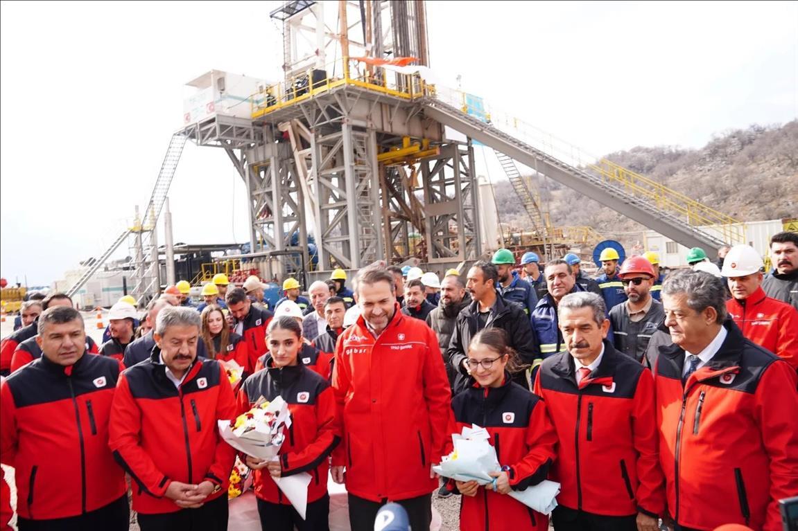 enerji-ve-tabii-kaynaklar-bakanimiz-sn-alparslan-bayraktar-ilimizi-ziyaret-etti
